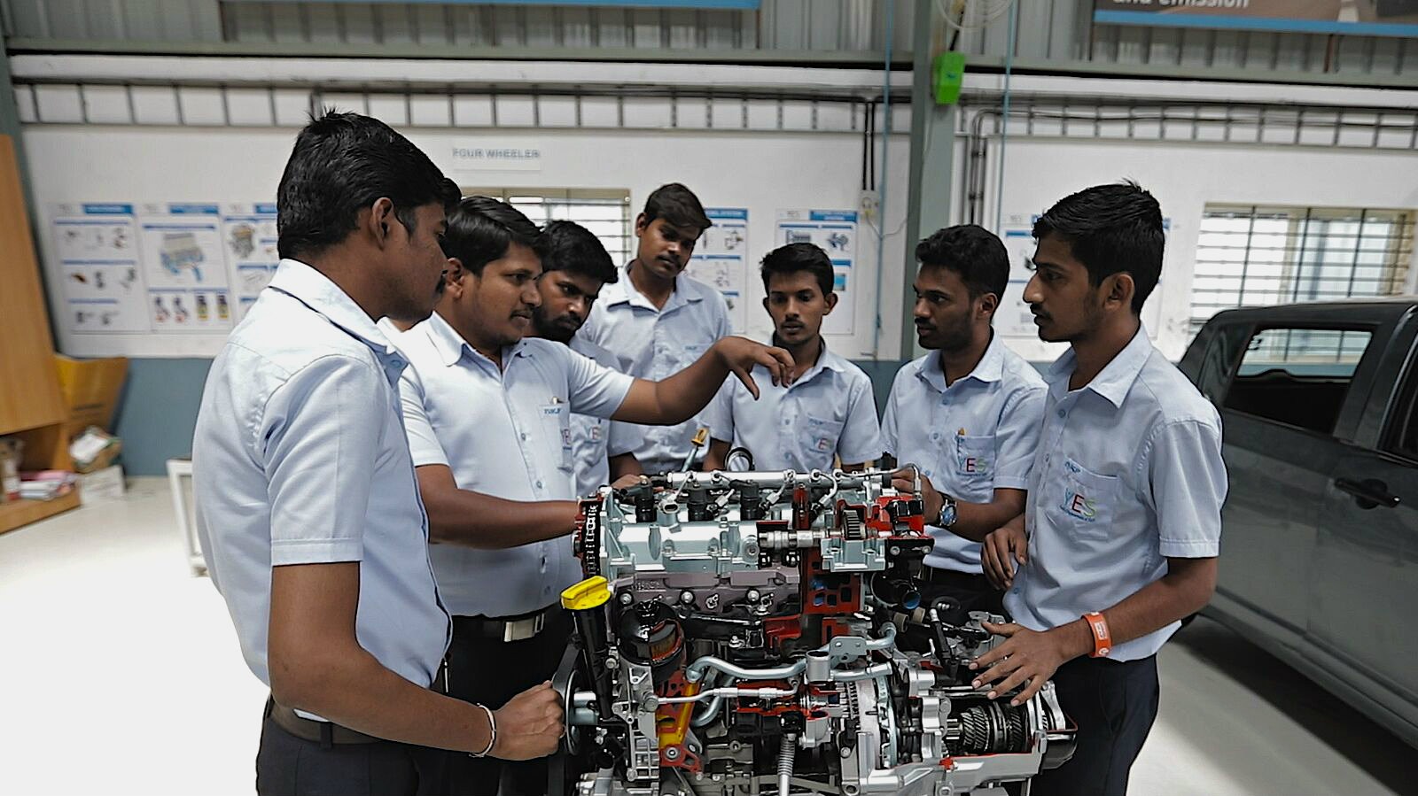 A group of LabourNet trainees work together