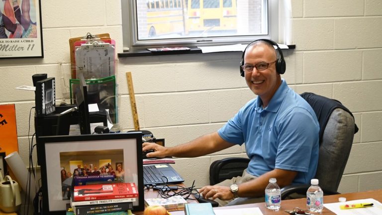 A Loudoun County Public School teacher uses an assessment dashboard