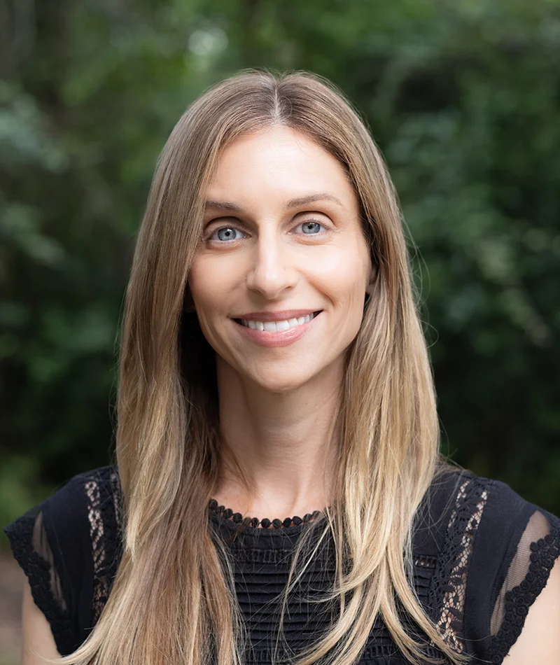 Lindsay White headshot