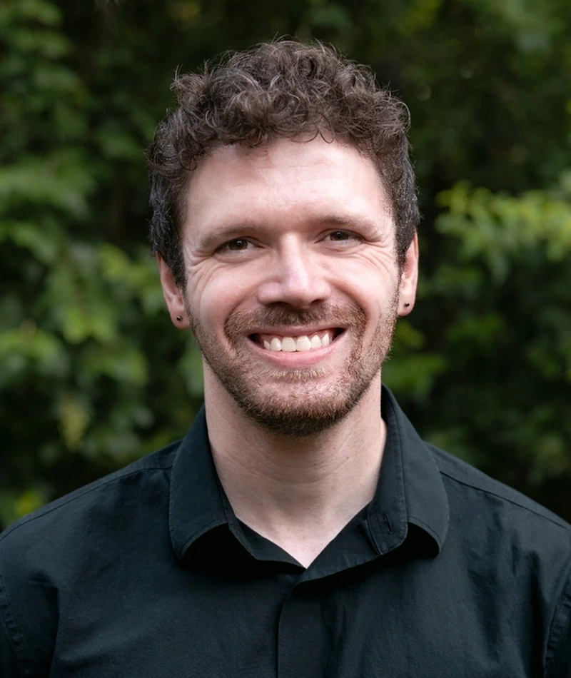 Nathan Hill headshot